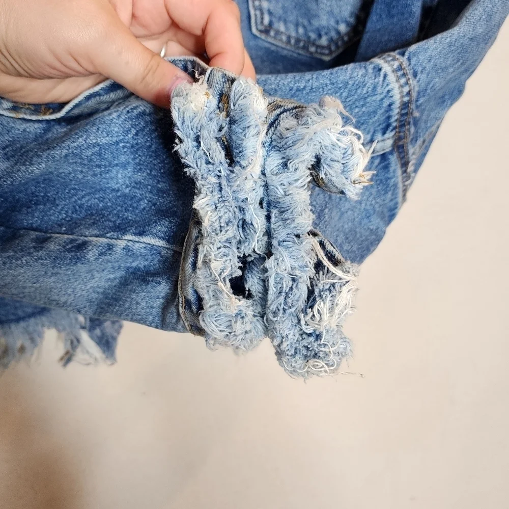 Zara Freyed Hem Distressed Denim Blue Jean‎ Jacket Size Small Hi-Low Crop